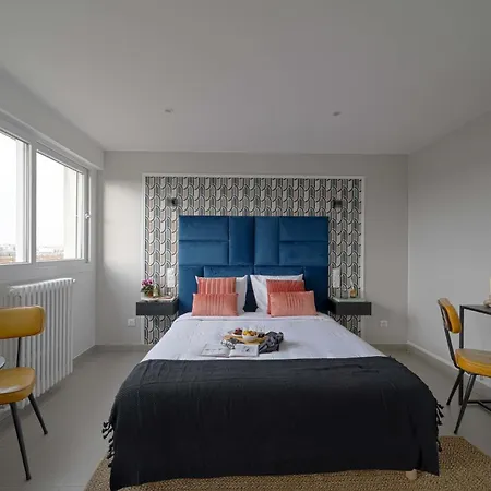 Modern Bright In 404 Apartman